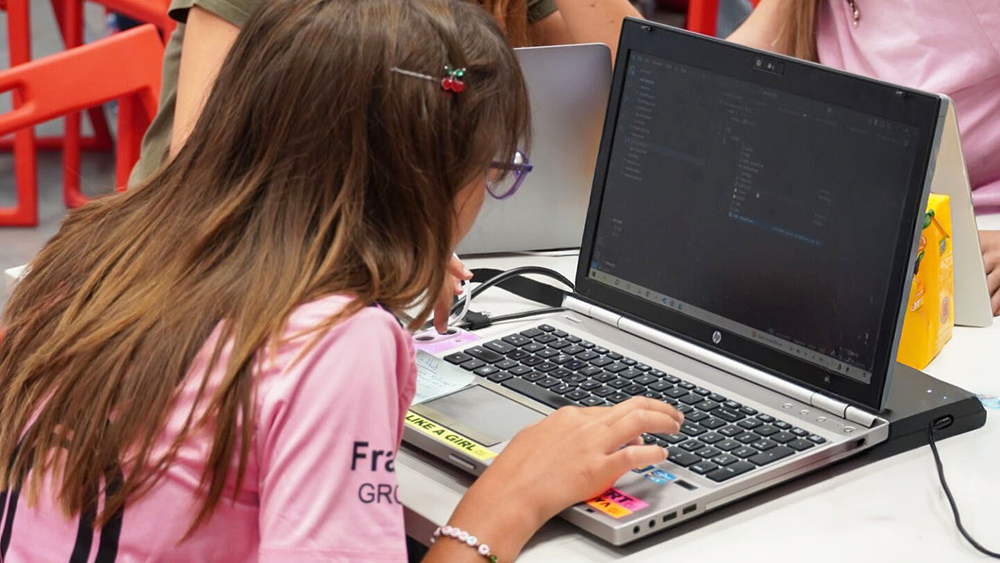 Το Code Like a Girl διαμορφώνει τις code experts του μέλλοντος για 9η χρονιά